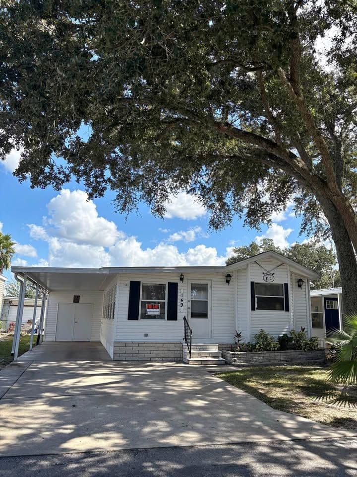 single-wide in Zephyrhills, FL